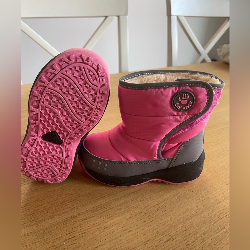 Bear paw kids snow boots size 9